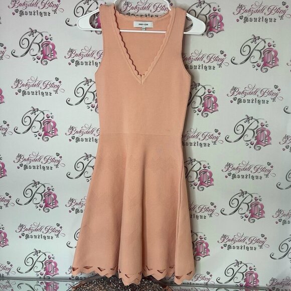John + Jenn Dresses & Skirts - John + Jenn dress Peach Scalloped Mini Dress thick flattering fabric light